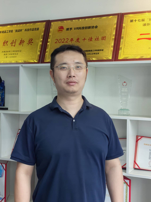 信息与人工智能学院-邹子博-工作照3.jpeg