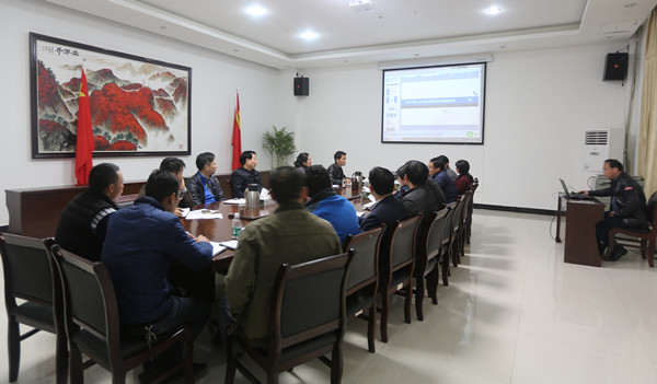 2月20日下午,2月21日上午,校长李志祥组织召开重点学科,重点科研平台