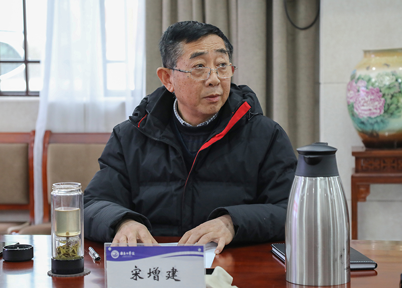 学校召开2021年度安全稳定工作部署会